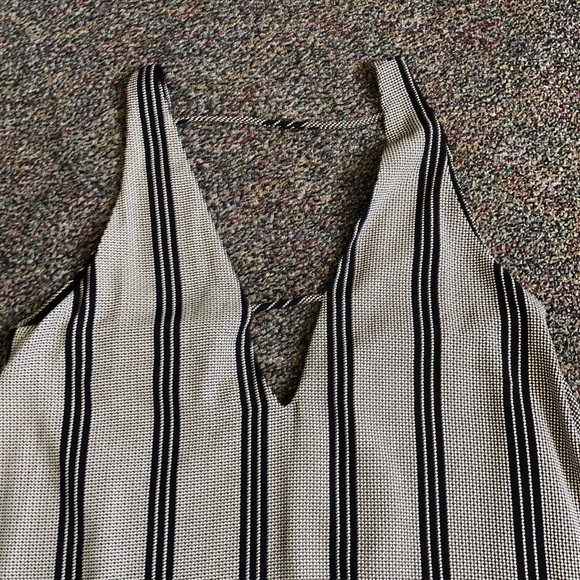 The LDRS dress size medium. - Picture 4 of 4